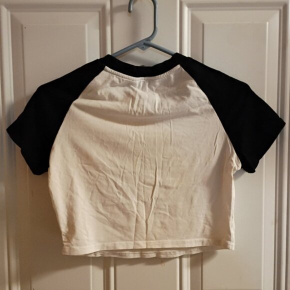 2/$10 Shein Black and White Angel Baby Crop Top Medium - Picture 6 of 7